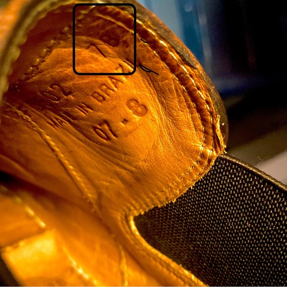 COLE HAAN, all leather, chelsea riding style boot. Soft supple, brown, lined - Picture 14 of 14